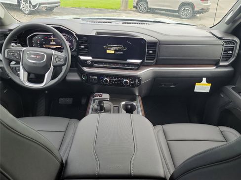 New 2026 GMC Sierra 1500 SLT image 10