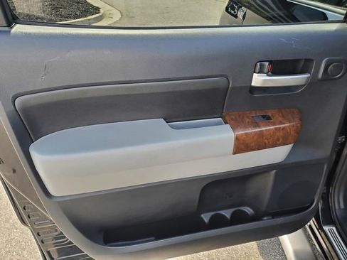 Used 2010 Toyota Tundra Limited AWD/4WD image 11