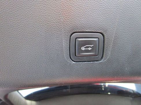 Used 2019 Chevrolet Traverse Premier w/ Driver Confidence II Package image 20