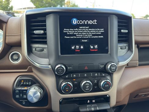 Used 2021 RAM 1500 Laramie AWD/4WD image 30