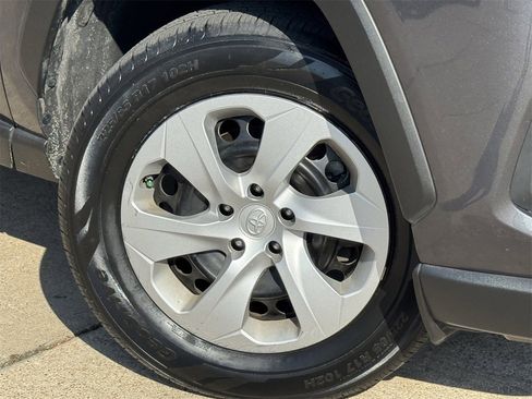 Used 2024 Toyota RAV4 LE image 29
