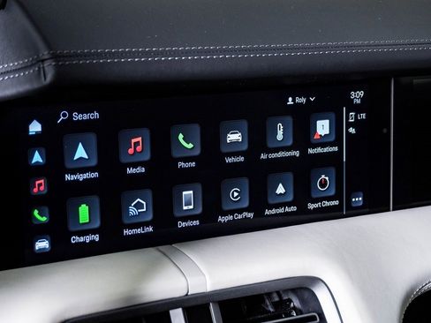 Used 2021 Porsche Taycan Turbo S image 22