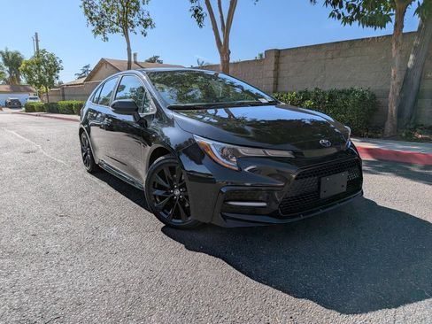 Used 2022 Toyota Corolla SE w/ Carpet Mat Package (TMS) FWD image 2
