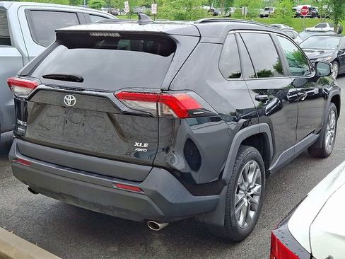 Used 2022 Toyota RAV4 XLE Premium AWD/4WD image 4