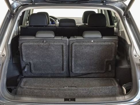 Used 2023 Volkswagen Tiguan SE FWD image 37