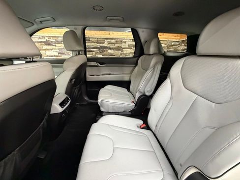 Certified 2023 Hyundai Palisade SEL image 30