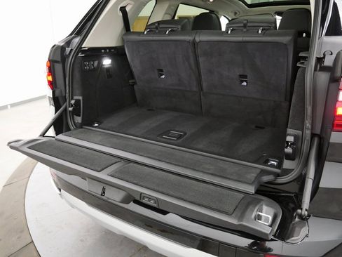 Used 2022 BMW X7 xDrive40i w/ Cold Weather Package image 39