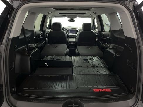 Used 2023 GMC Acadia SLT w/ Preferred Package image 15