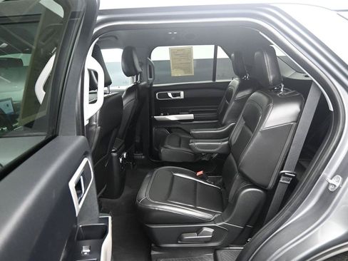 Used 2022 Ford Explorer XLT w/ Equipment Group 202A AWD/4WD image 10