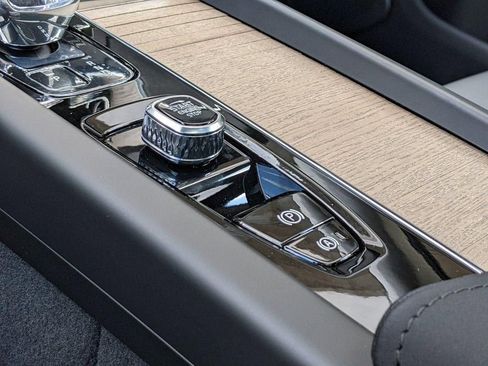 New 2026 Volvo XC60 B5 Plus w/ Protection Package Premier image 20