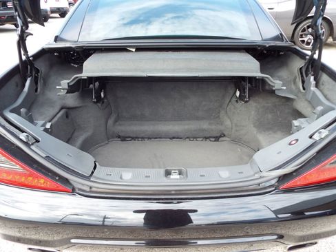 Used 2011 Mercedes-Benz SL 550 image 21