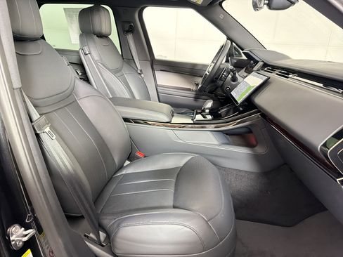 Certified 2025 Land Rover Range Rover Sport SE AWD/4WD image 31