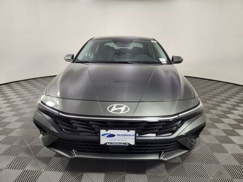 New 2026 Hyundai Elantra Limited image 7