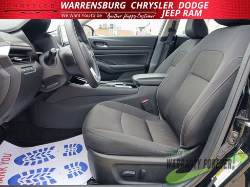 Used 2024 Nissan Altima 2.5 SV FWD image 13