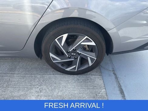Used 2025 Hyundai Elantra SEL image 18