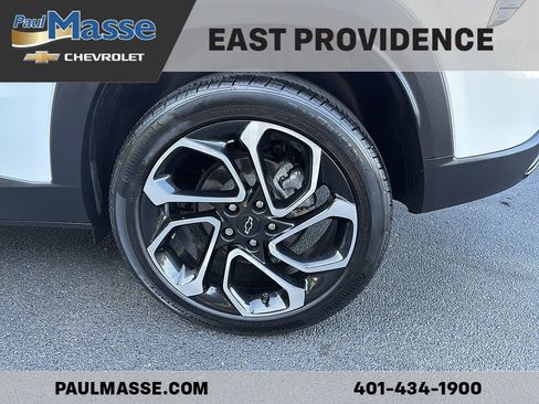 Certified 2024 Chevrolet Trax RS w/ Sunroof Package FWD image 8