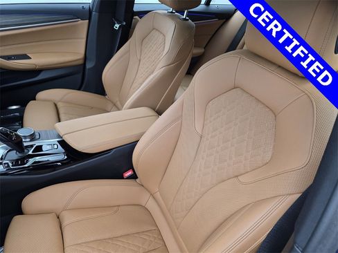 Used 2023 BMW 540i w/ Premium Package image 11
