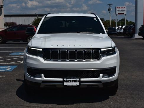 Used 2024 Jeep Wagoneer Series II w/ Flexible Seating Group RWD image 2