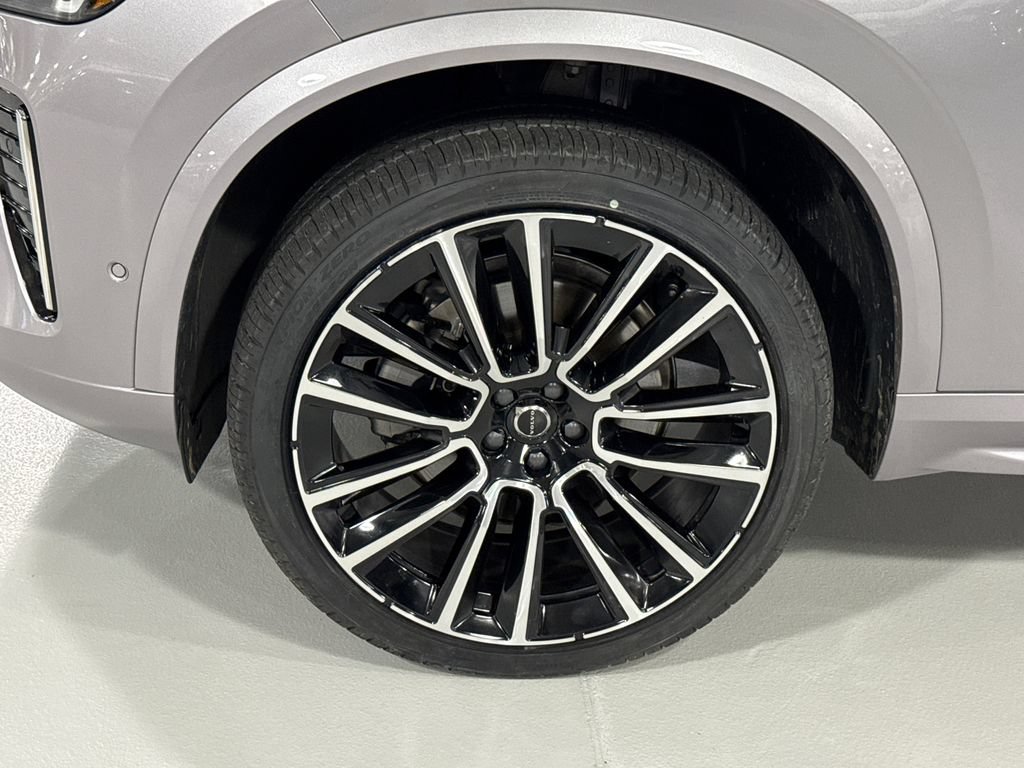 Used 2026 Volvo XC90 B6 Plus w/ Protection Package Premier AWD/4WD image 8