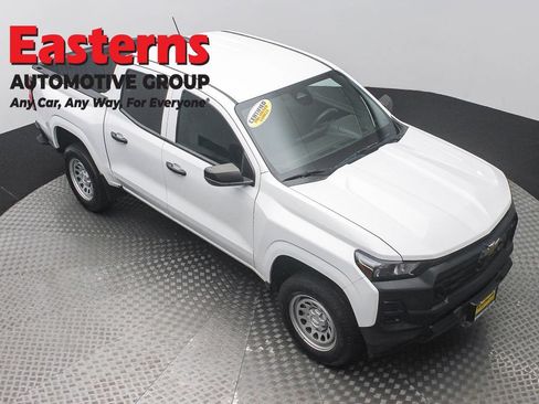 Used 2023 Chevrolet Colorado W/T RWD image 3