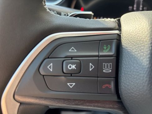 New 2025 Jeep Grand Cherokee Limited w/ Black Appearance Package image 22