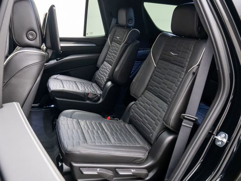 Certified 2025 Cadillac Escalade V w/ LPO, ONYX Package image 21