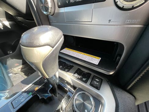 Used 2016 Toyota Land Cruiser image 42