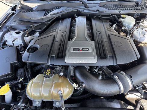 Used 2018 Ford Mustang GT Premium image 30