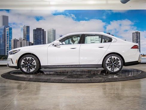 Used 2026 BMW 530i xDrive 530i xDrive w/ Premium Package image 6