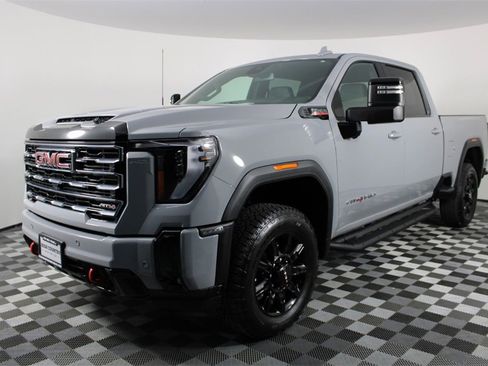 Used 2025 GMC Sierra 3500 AT4 image 4