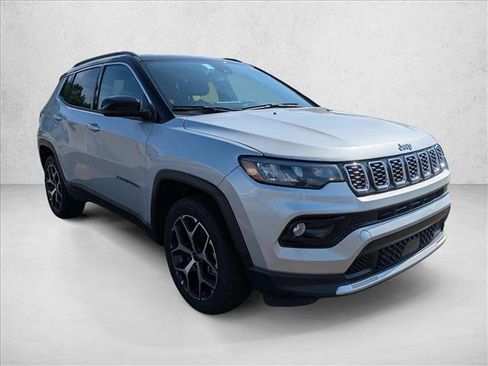 Used 2025 Jeep Compass Limited AWD/4WD image 3