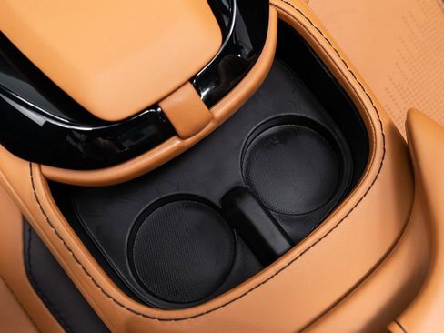 Used 2023 Aston Martin V8 Vantage Roadster image 33