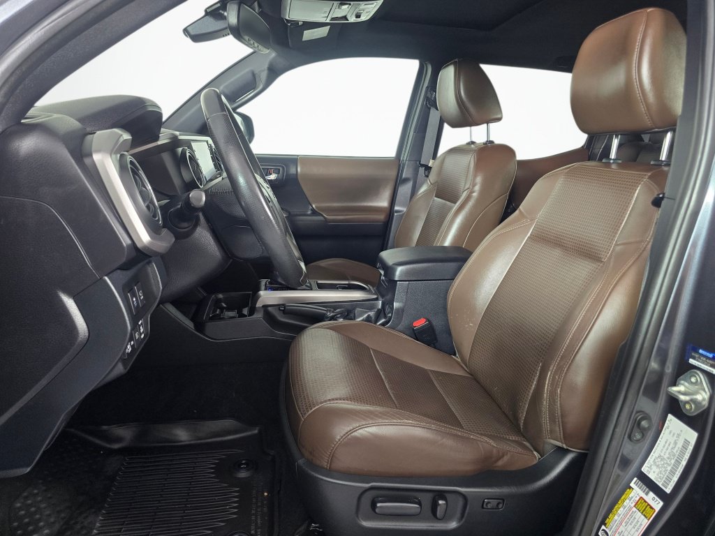 Used 2021 Toyota Tacoma Limited AWD/4WD image 14