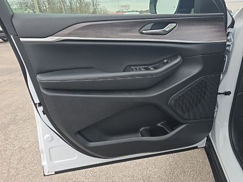 New 2026 Jeep Grand Cherokee L 4WD image 12