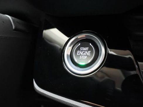 Certified 2025 Buick Envision Sport Touring image 18