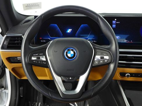 Used 2023 BMW i4 eDrive35 w/ Premium Package RWD image 27