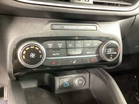 Used 2021 Ford Escape SE w/ Cold Weather Package AWD/4WD image 25