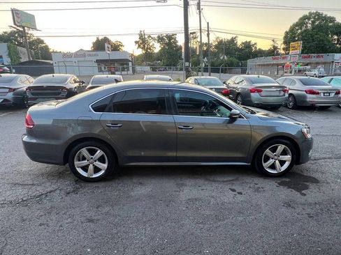 Used 2013 Volkswagen Passat 2.5 SE FWD image 6