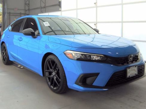 Used 2024 Honda Civic Sport image 3