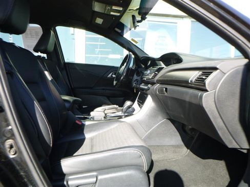 Used 2016 Honda Accord Sport image 8