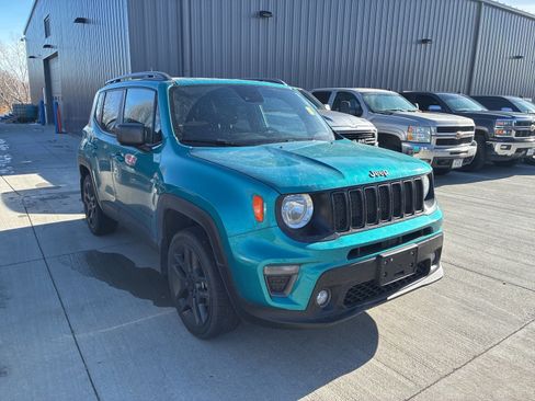 Used 2021 Jeep Renegade Latitude image 2