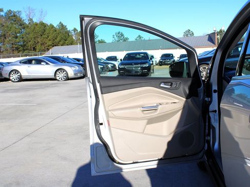 Used 2013 Ford C-MAX Energi SEL image 28