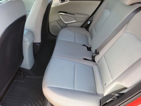 Used 2025 Kia Soul LX w/ LX Technology Package image 6