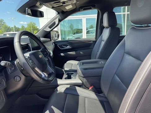 Used 2023 Chevrolet Tahoe Premier AWD/4WD image 14