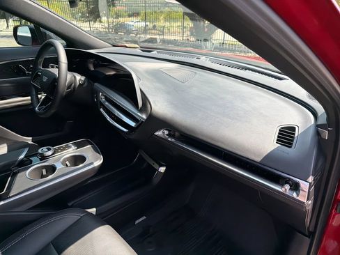 Used 2024 Cadillac Lyriq Sport w/ LPO, Floor Liner Package AWD/4WD image 39