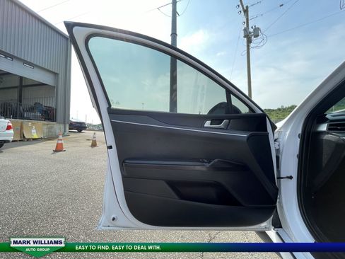 Used 2022 Kia K5 GT-Line image 12