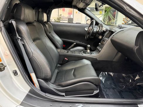 Used 2004 Nissan 350Z Touring RWD image 13