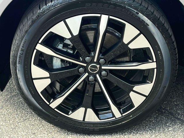 Used 2026 Volvo XC60 B5 Plus w/ Protection Package Premier AWD/4WD image 8