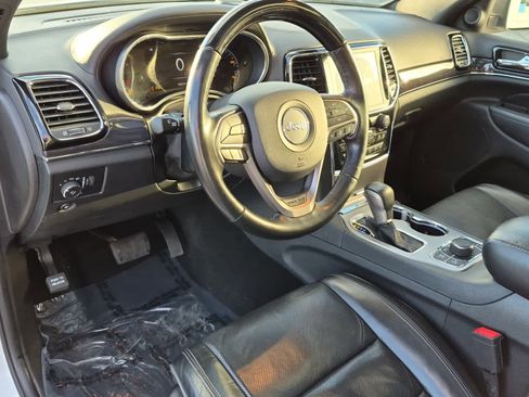 Used 2019 Jeep Grand Cherokee Overland image 12
