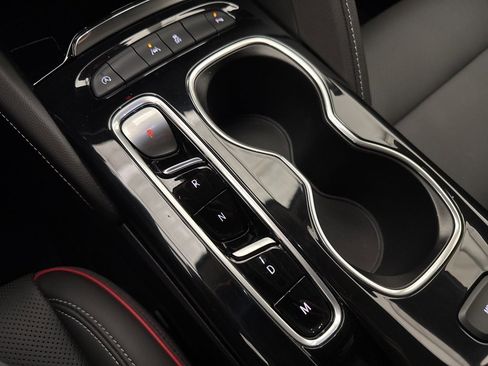 Used 2022 Buick Envision Essence w/ Technology Package I image 43